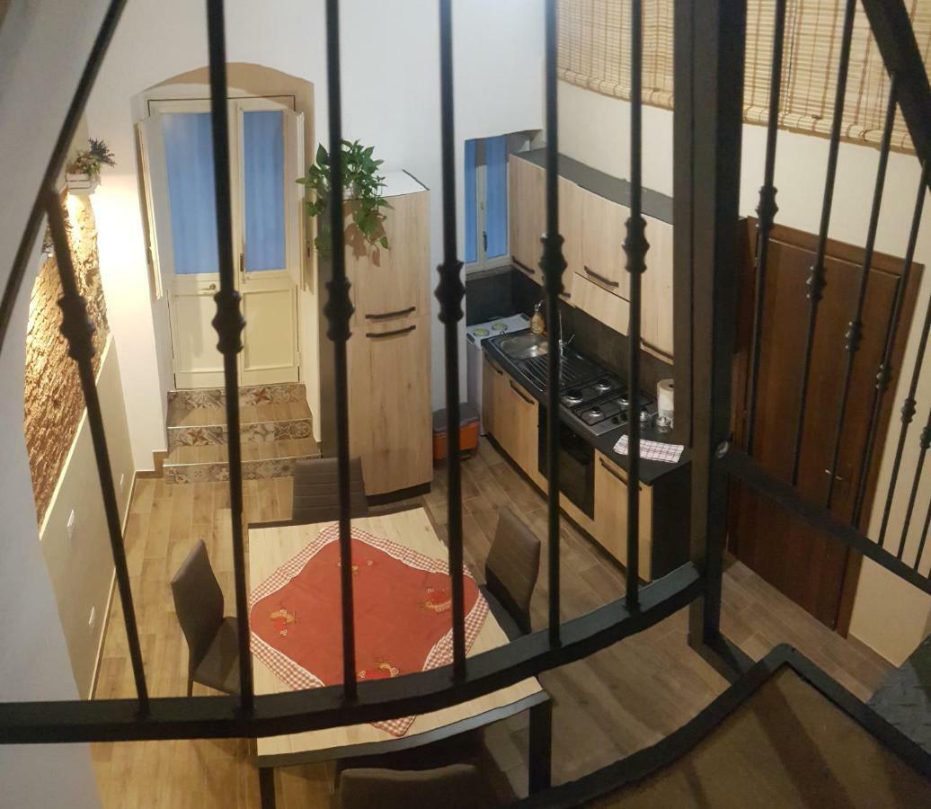 Holiday House da Carlo Aeroporto di Catania Fontana Rossa Esterno foto