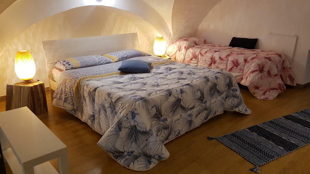 Holiday House da Carlo Aeroporto di Catania Fontana Rossa Esterno foto
