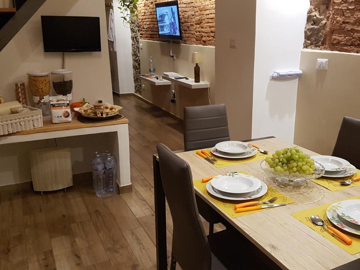 Holiday House da Carlo Aeroporto di Catania Fontana Rossa Esterno foto